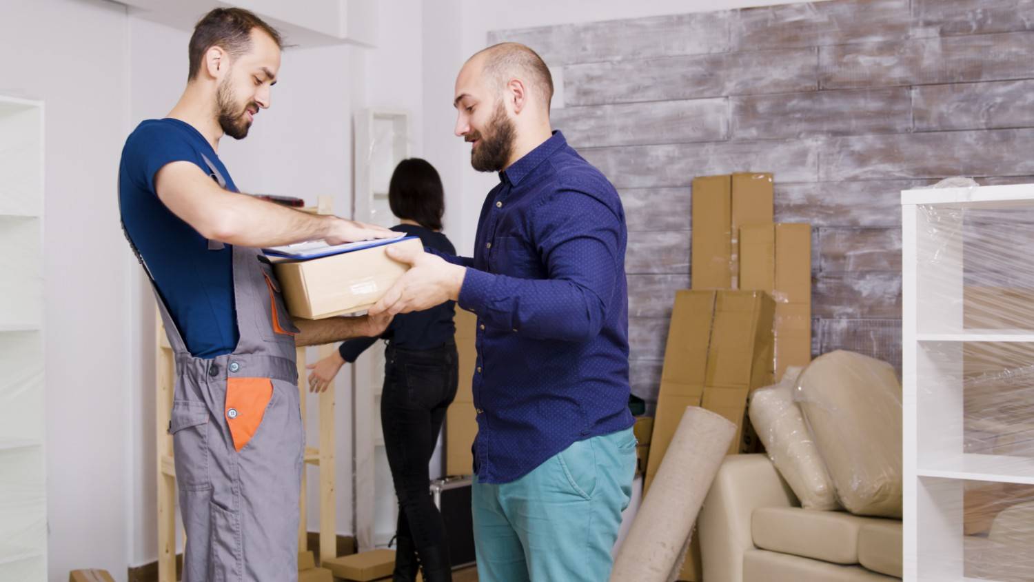 How Much Should You Tip Movers in Albuquerque? A Real Etiquette & Budgeting Guide
